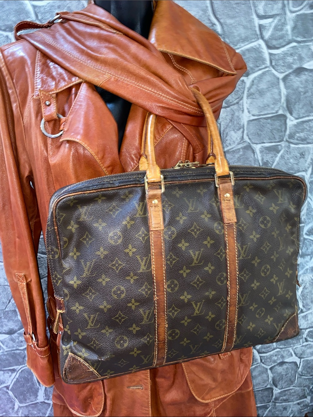 Authentic Vintage Louis Vuitton Brown Monogram Canvas Weekender/Document Bag - Picture 2 of 16